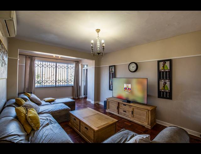2.5 BEDROOM APARTMENT FOR SALE IN GLENWOOD
